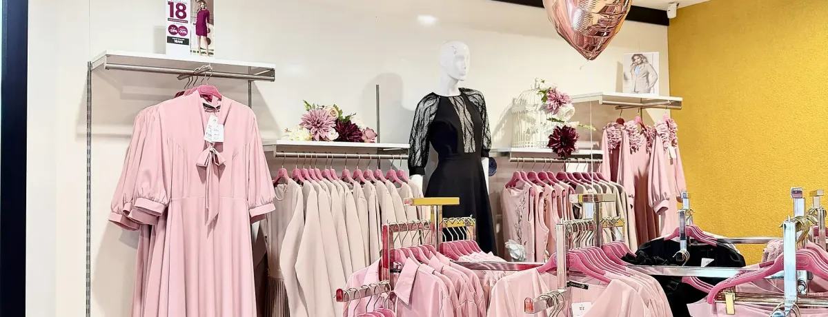 库存、订单、会员，一店一本清账 · 零售与服务门店的运营系统：多店库存同步、会员储值与预约排班，少算错一笔账。